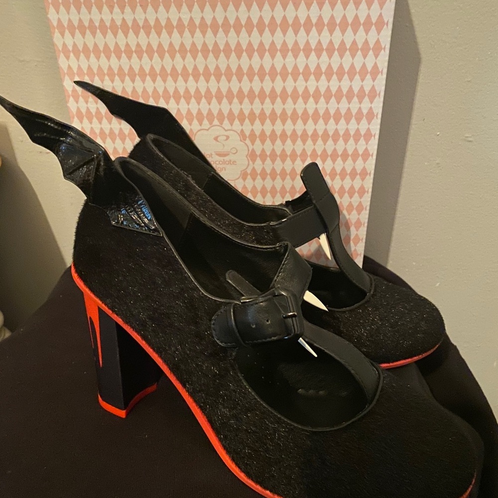 Hot Chocolate Designs Heels Dracula